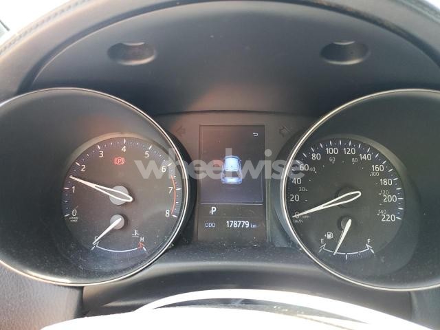 Photo 4 of 2019 TOYOTA C-HR XLE (VIN NMTKHMBX7KR069320)