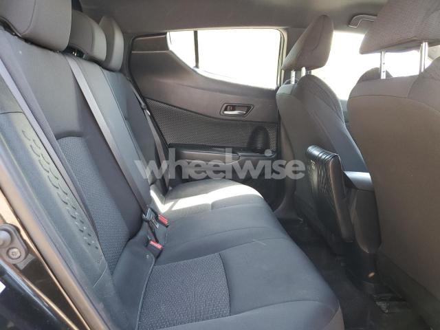 Photo 9 of 2019 TOYOTA C-HR XLE (VIN NMTKHMBX7KR069320)