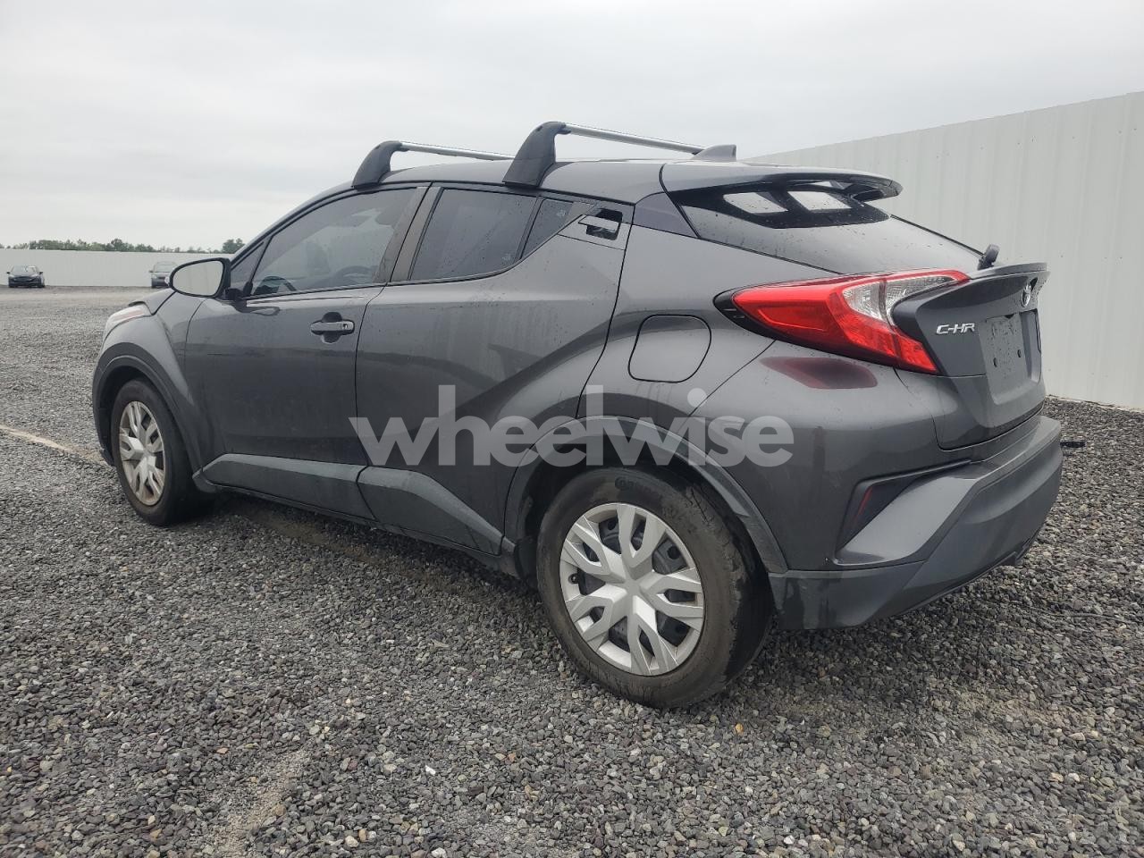 Photo 2 of 2021 TOYOTA C-HR XLE (VIN NMTKHMBX7MR131849)