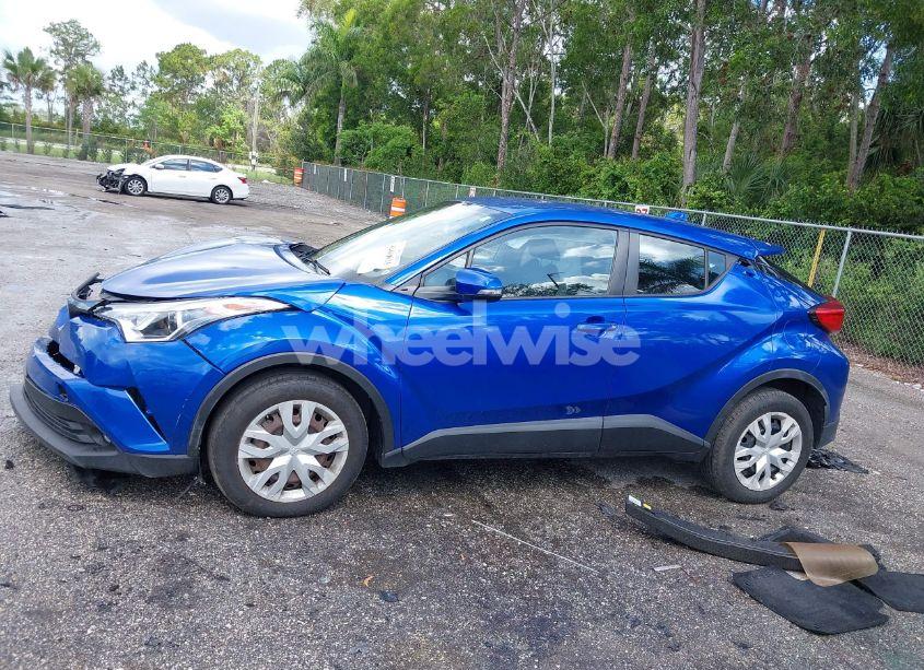 Photo 14 of 2019 Toyota C-hr LE (VIN NMTKHMBX8KR069942)