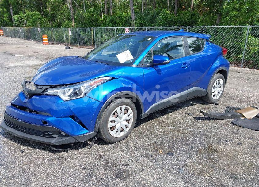 Photo 2 of 2019 Toyota C-hr LE (VIN NMTKHMBX8KR069942)