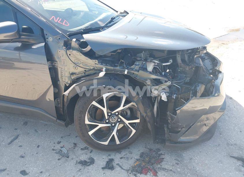 Photo 18 of 2019 Toyota C-hr LE/LIMITED/XLE (VIN NMTKHMBX8KR076177)