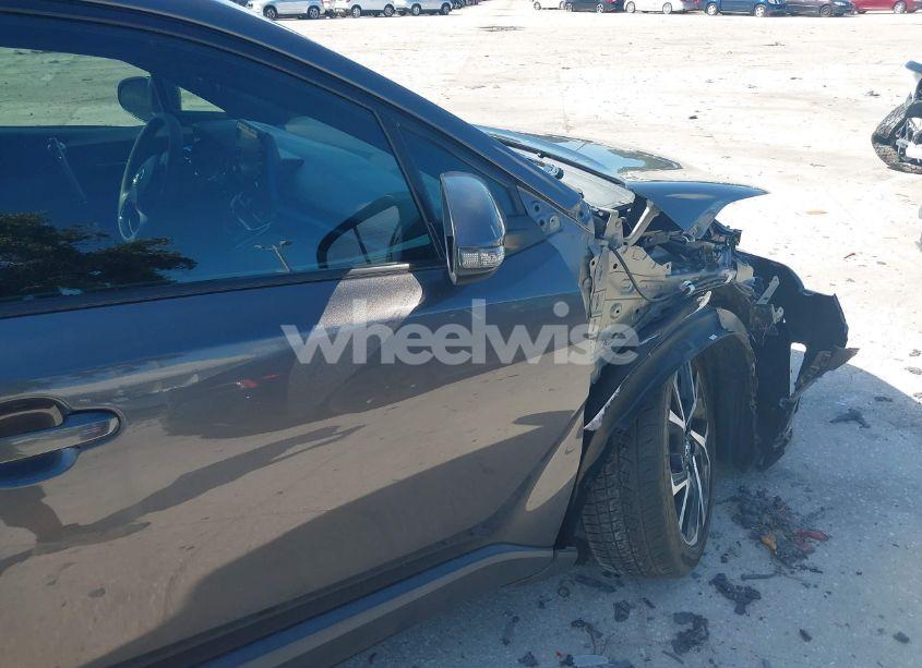 Photo 22 of 2019 Toyota C-hr LE/LIMITED/XLE (VIN NMTKHMBX8KR076177)