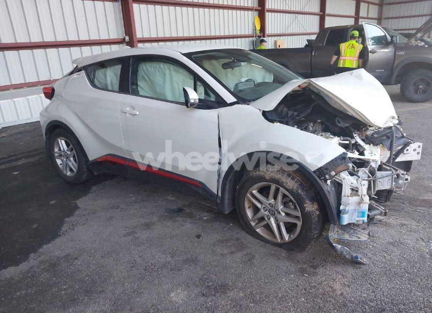 2021 Toyota C-hr LE (VIN NMTKHMBX8MR118687) main photo