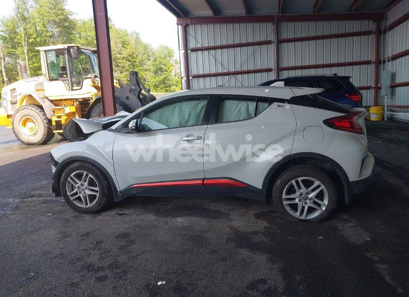 Photo 15 of 2021 Toyota C-hr LE (VIN NMTKHMBX8MR118687)