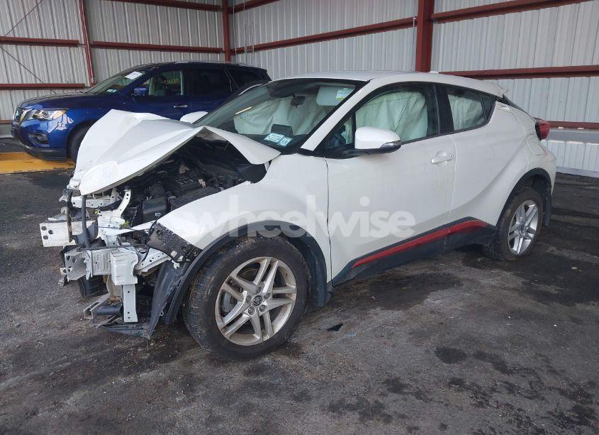 Photo 2 of 2021 Toyota C-hr LE (VIN NMTKHMBX8MR118687)