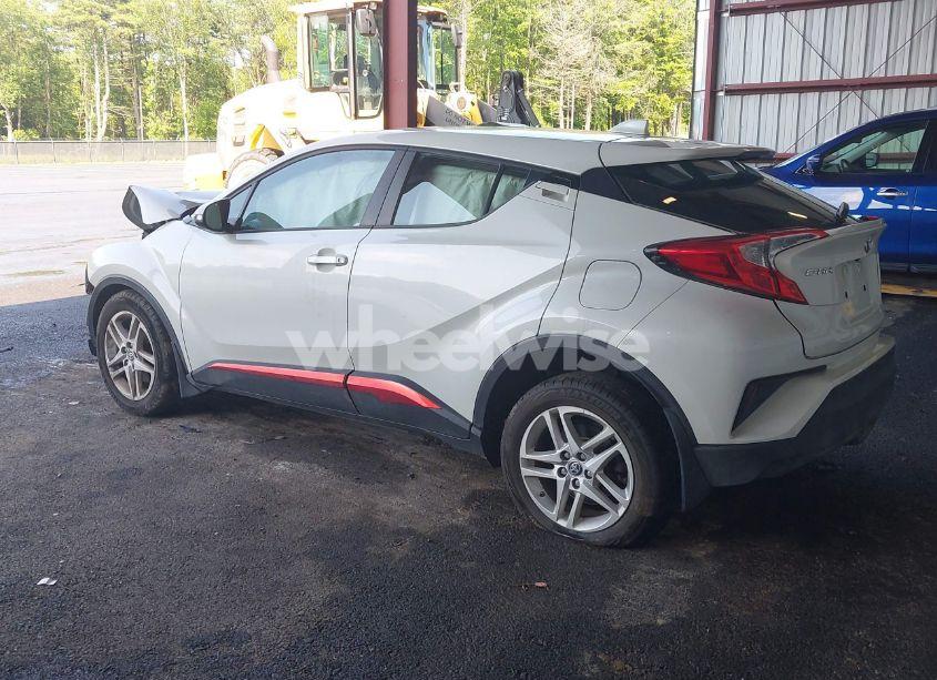 Photo 3 of 2021 Toyota C-hr LE (VIN NMTKHMBX8MR118687)