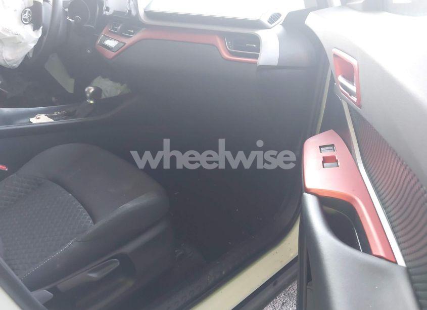 Photo 5 of 2021 Toyota C-hr LE (VIN NMTKHMBX8MR118687)