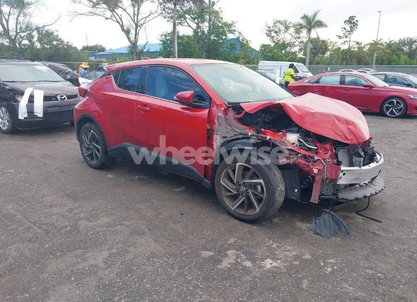 2022 Toyota C-hr LIMITED (VIN NMTKHMBX8NR143834) main photo