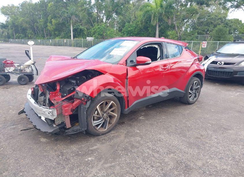 Photo 2 of 2022 Toyota C-hr LIMITED (VIN NMTKHMBX8NR143834)
