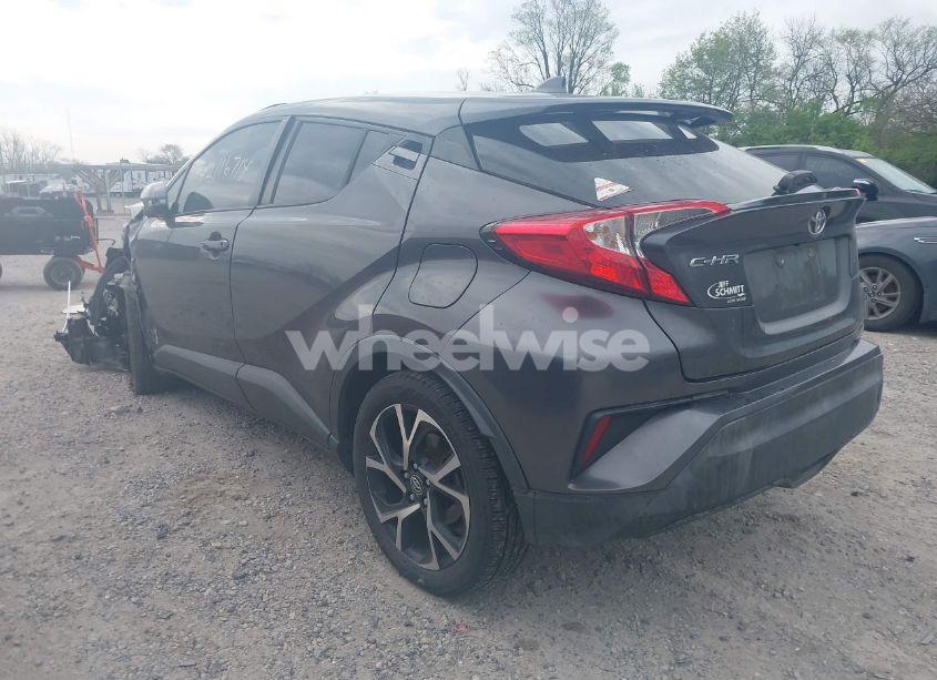 Photo 3 of 2018 Toyota C-hr XLE PREMIUM (VIN NMTKHMBX9JR044367)