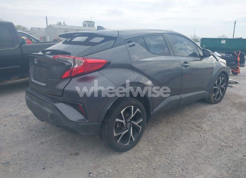 Photo 4 of 2018 Toyota C-hr XLE PREMIUM (VIN NMTKHMBX9JR044367)