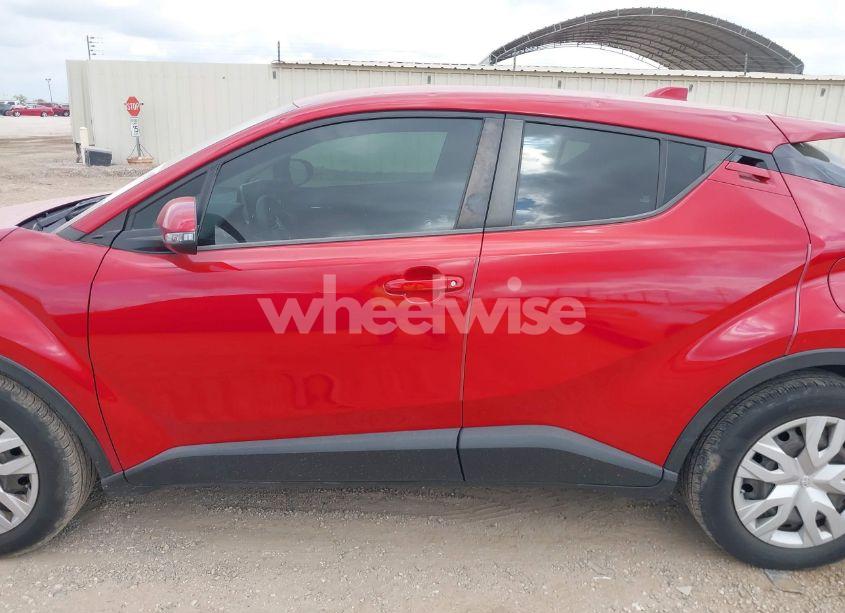 Photo 14 of 2020 Toyota C-hr LE (VIN NMTKHMBXXLR117281)
