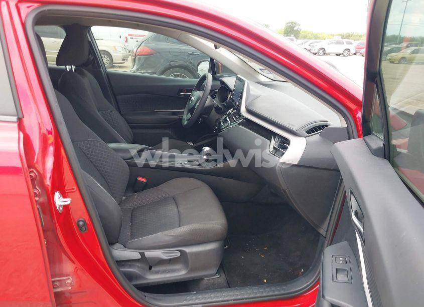 Photo 5 of 2020 Toyota C-hr LE (VIN NMTKHMBXXLR117281)