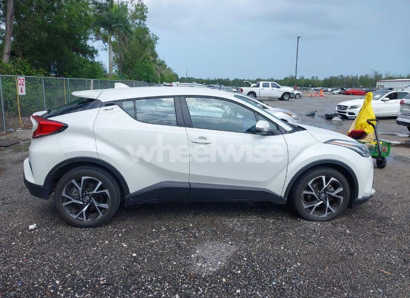 Photo 13 of 2021 Toyota C-hr XLE (VIN NMTKHMBXXMR135393)