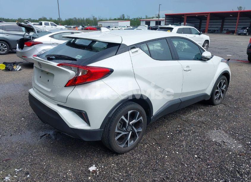 Photo 4 of 2021 Toyota C-hr XLE (VIN NMTKHMBXXMR135393)