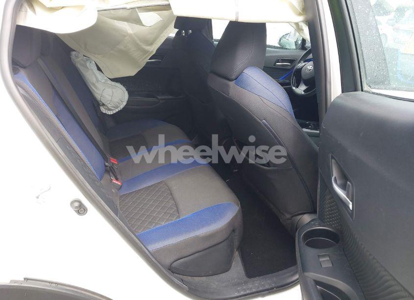 Photo 8 of 2021 Toyota C-hr XLE (VIN NMTKHMBXXMR135393)