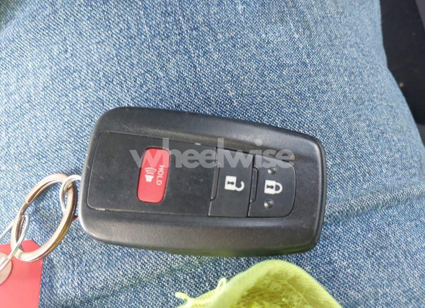 Photo 11 of 2022 Toyota C-hr XLE (VIN NMTKHMBXXNR145682)