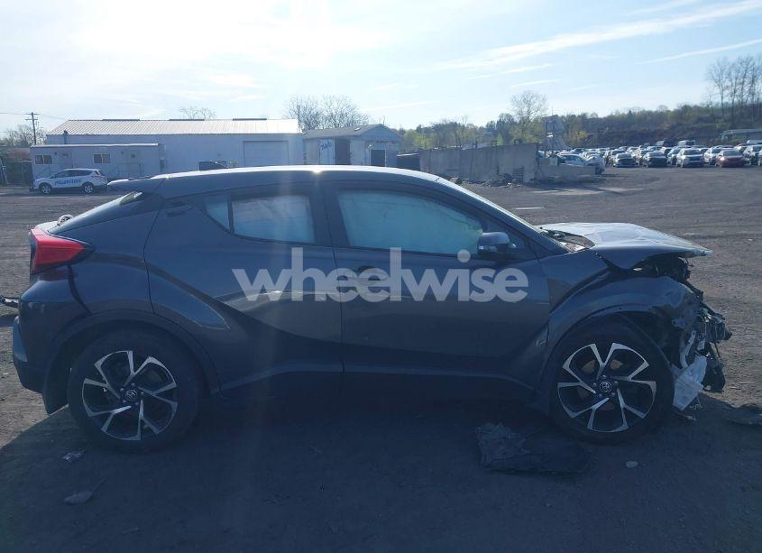 Photo 13 of 2022 Toyota C-hr XLE (VIN NMTKHMBXXNR145682)