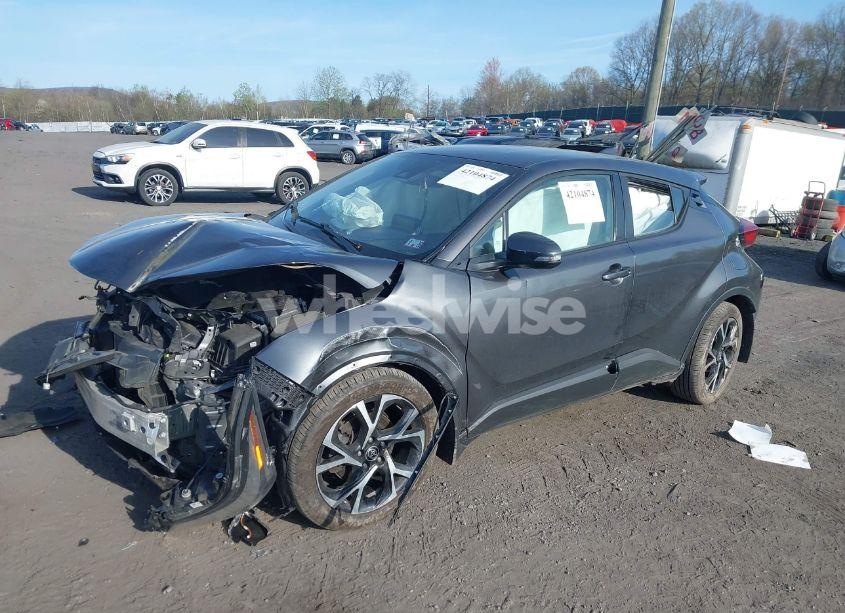 Photo 2 of 2022 Toyota C-hr XLE (VIN NMTKHMBXXNR145682)