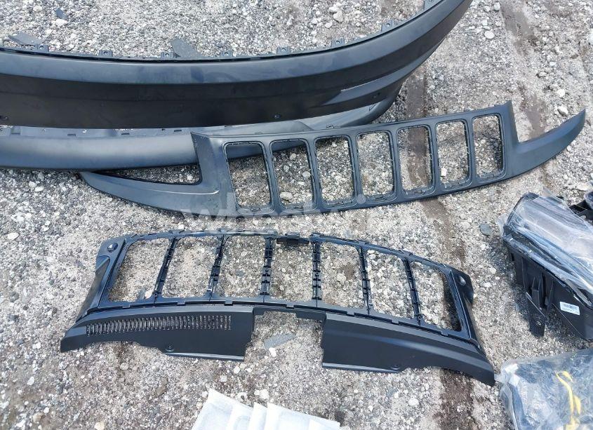 Photo 4 of 2016 Jeep Grand CHEROKEE SRT NIGHT (VIN PARTS 4 A JEEP)