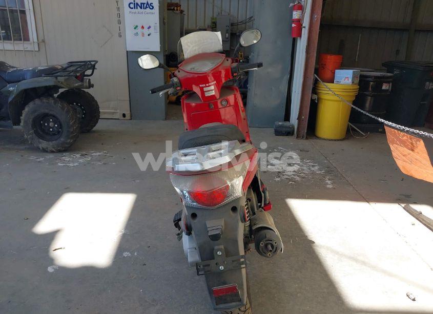 Photo 6 of 2009 Kymco Usa INC PEOPLE S/200 (VIN RFBD1H1189B250921)