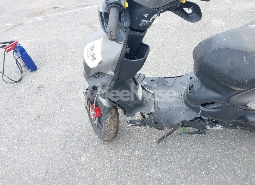 Photo 14 of 2022 Genuine Scooter CO. ROUGHHOUSE 50 (VIN RFVPMP209N1022630)