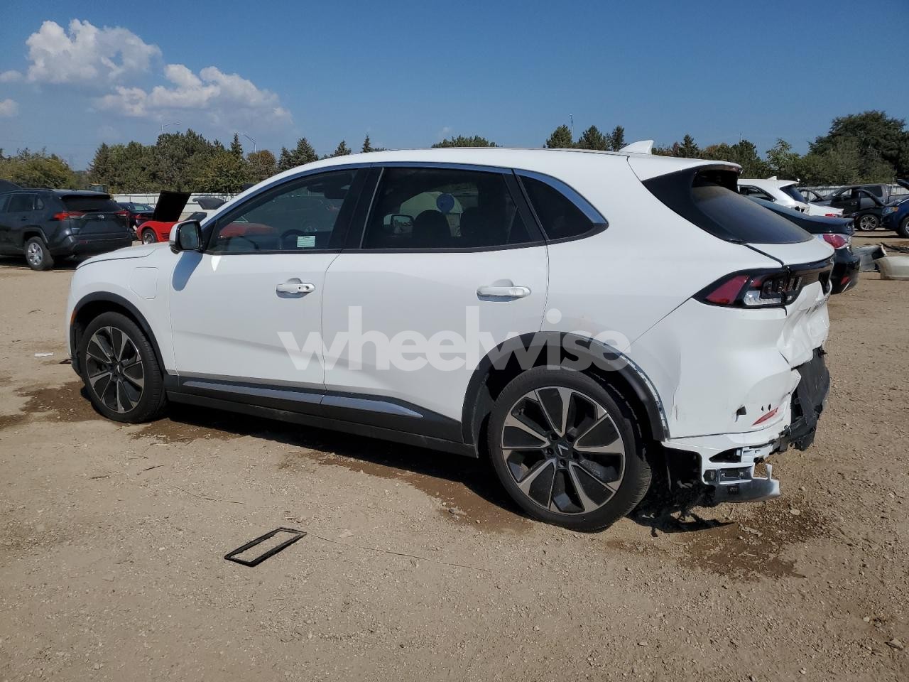 Photo 2 of 2025 VINFAST TRADING AND PRODUCTION LLC VF 8 PLUS (VIN RLLV1AFA4SH009559)