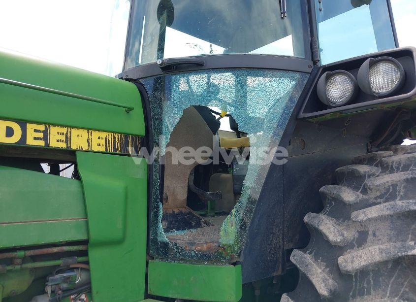 Photo 6 of 1991 John Deere 4955 TRACTOR (VIN RW4955P008599)