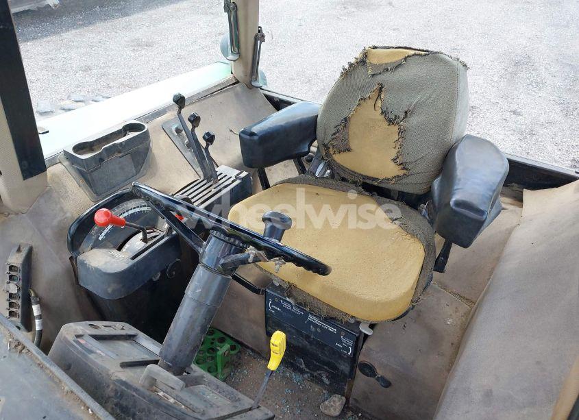 Photo 8 of 1991 John Deere 4955 TRACTOR (VIN RW4955P008599)