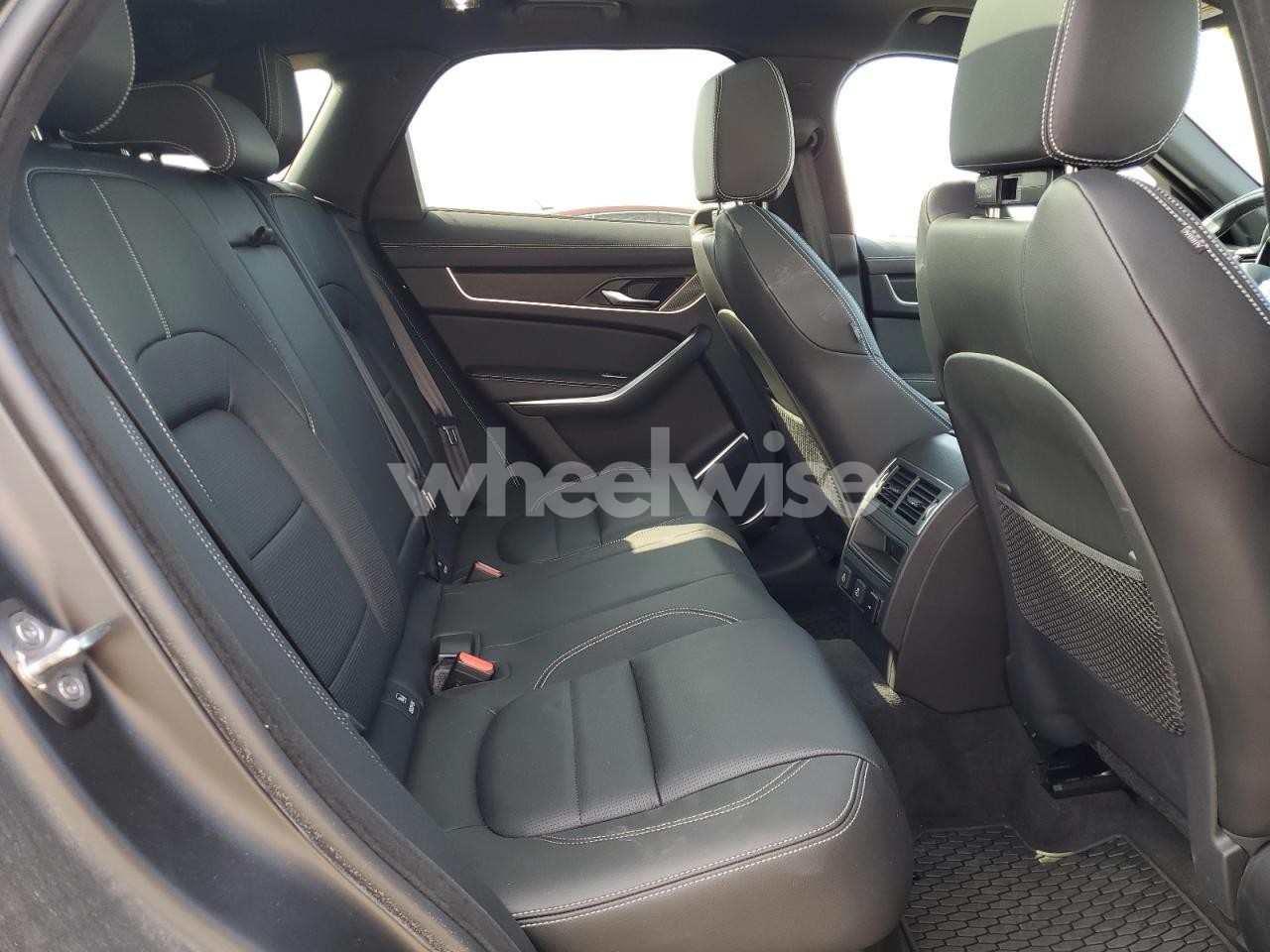 Photo 10 of 2025 JAGUAR F-PACE R-DYNAMIC S N/A (VIN SADCT2EX0SA754264)