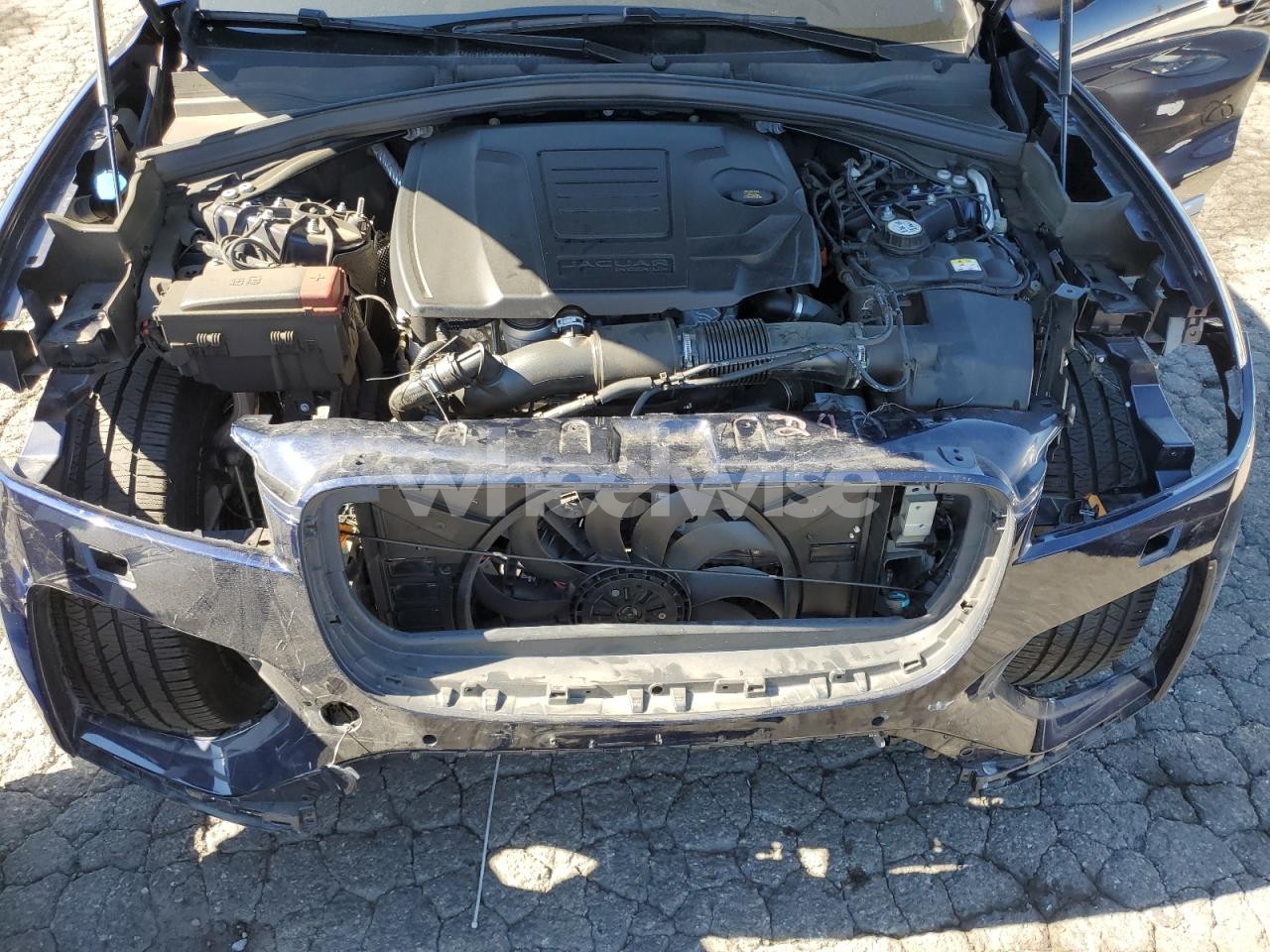 Photo 12 of 2024 JAGUAR F-PACE R-DYNAMIC S N/A (VIN SADCT2EX7RA720428)