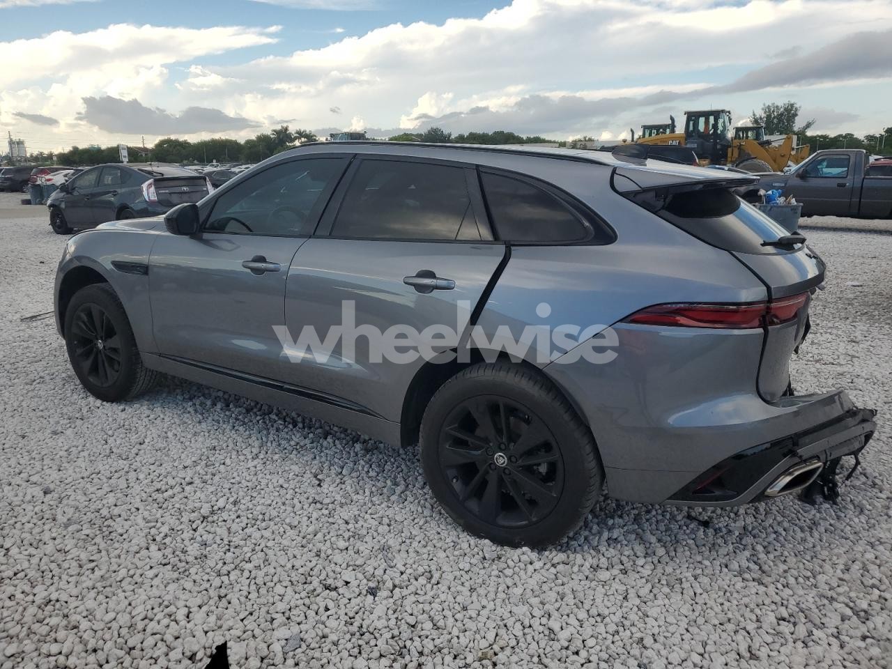 Photo 2 of 2024 JAGUAR F-PACE R-DYNAMIC S N/A (VIN SADCT2FU2RA722446)