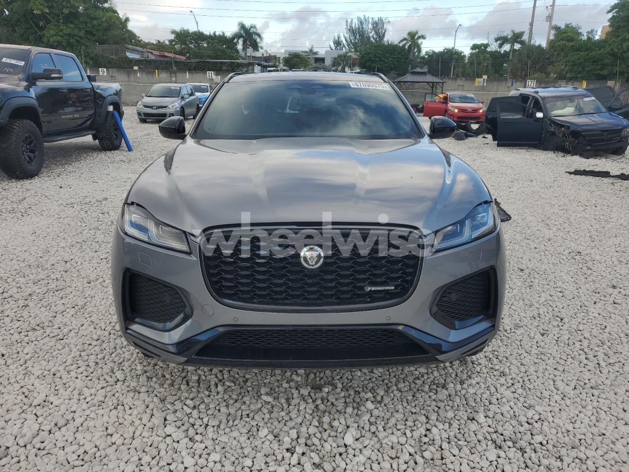 Photo 5 of 2024 JAGUAR F-PACE R-DYNAMIC S N/A (VIN SADCT2FU2RA722446)