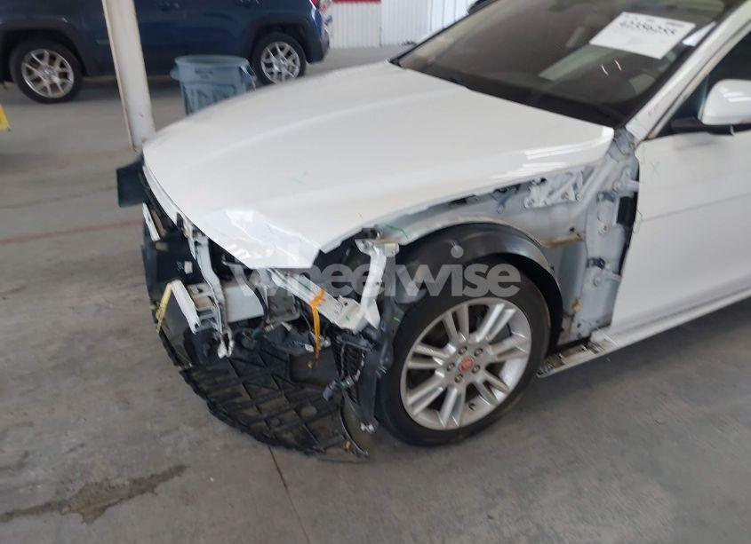 Photo 6 of 2018 Jaguar Xe 25T PREMIUM (VIN SAJAD4FX2JCP23080)