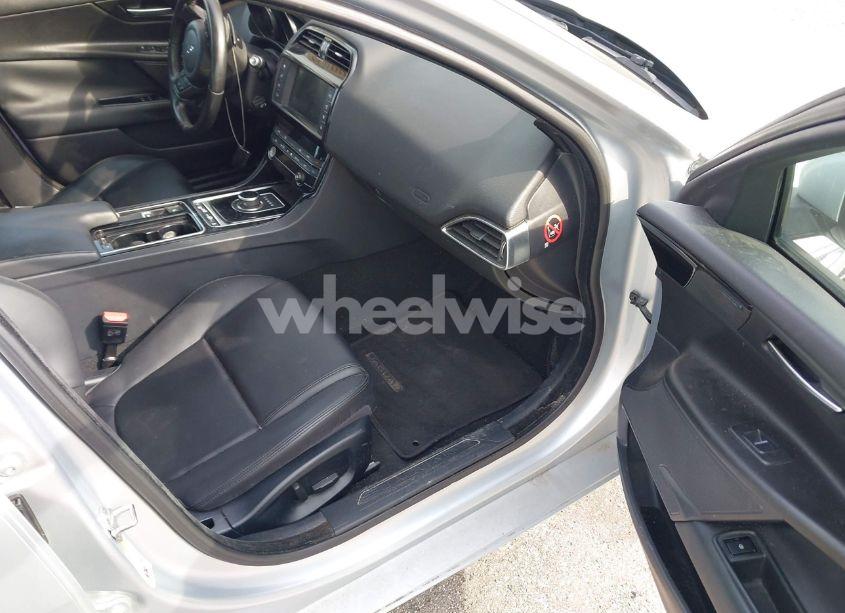 Photo 5 of 2018 Jaguar Xe 25T PREMIUM (VIN SAJAD4FX7JCP34771)