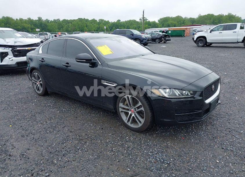 2017 Jaguar Xe 35T PREMIUM (VIN SAJAJ4BV4HA974346) main photo