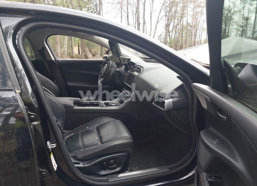 Photo 5 of 2018 Jaguar Xe 25T PRESTIGE (VIN SAJAK4FX2JCP20203)
