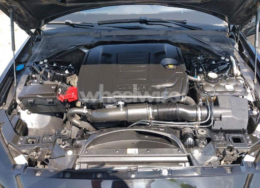 Photo 10 of 2019 Jaguar Xe (VIN SAJAR4FX2KCP47494)