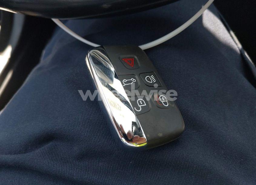 Photo 11 of 2019 Jaguar Xe (VIN SAJAR4FX2KCP47494)