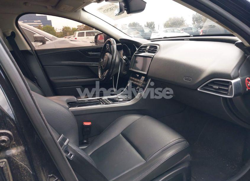 Photo 5 of 2019 Jaguar Xe (VIN SAJAR4FX2KCP47494)