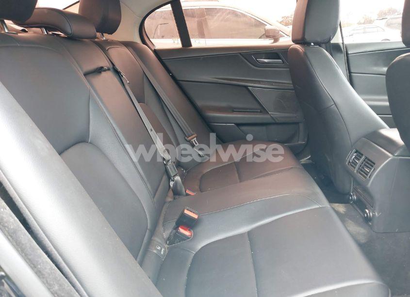 Photo 8 of 2019 Jaguar Xe (VIN SAJAR4FX2KCP47494)