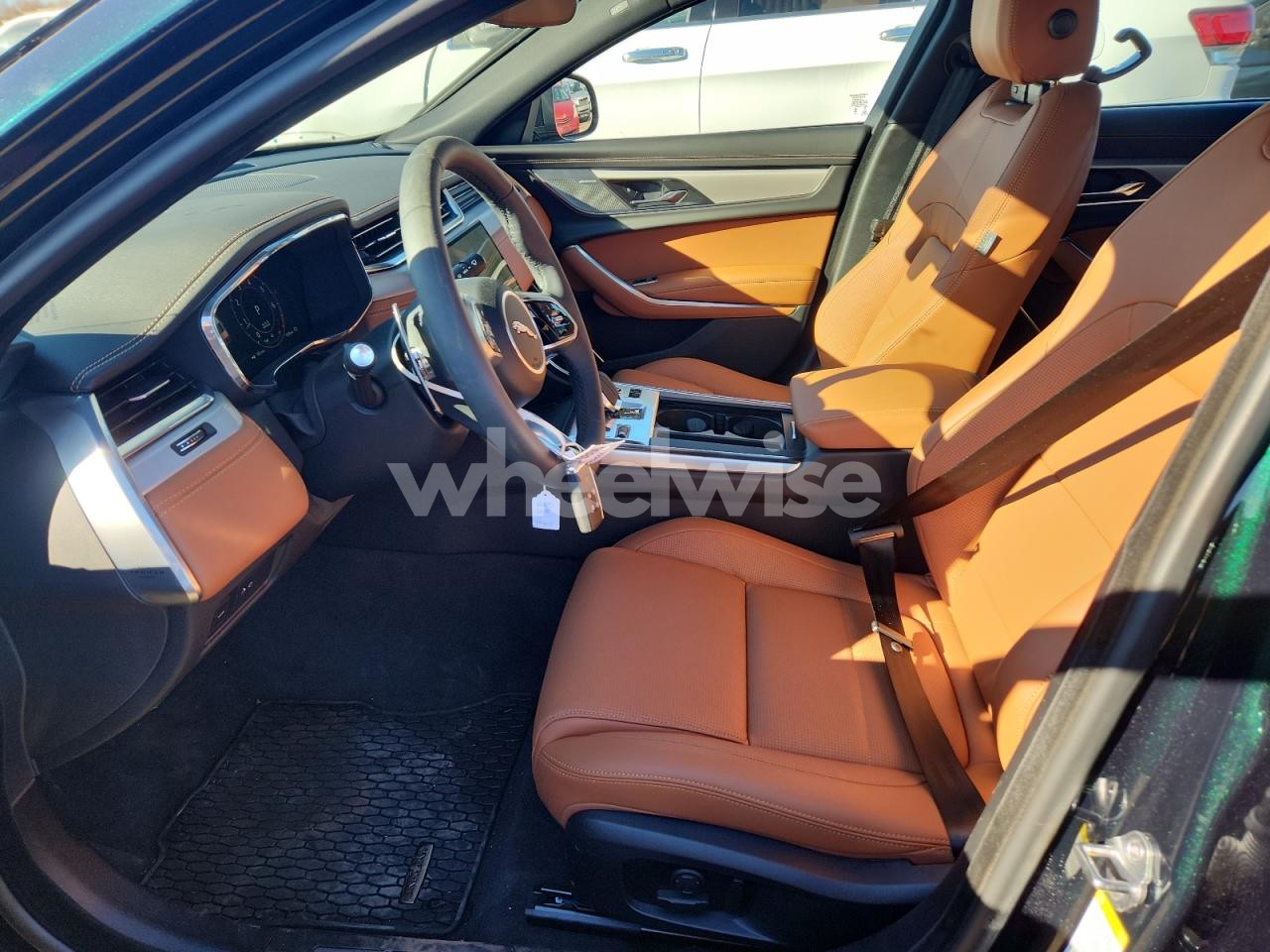 Photo 7 of 2024 JAGUAR XF R-DYNAMIC SE (VIN SAJBL4GX2RCY97412)