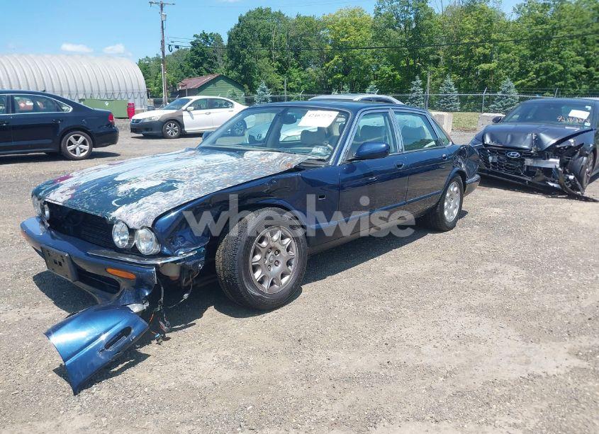 Photo 2 of 2000 Jaguar Xj8 N/A (VIN SAJDA14C6YLF15351)