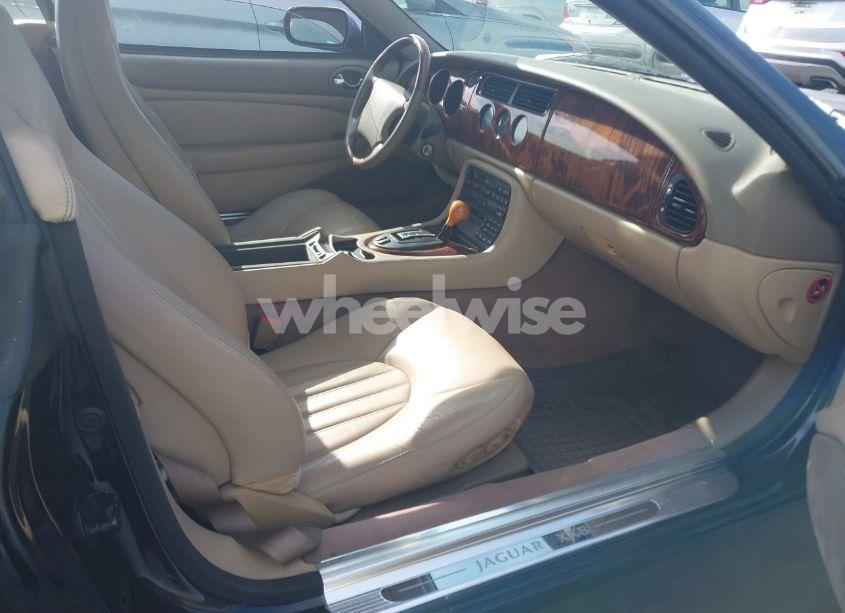 Photo 5 of 1999 Jaguar Xk8 (VIN SAJGX2040XC038590)