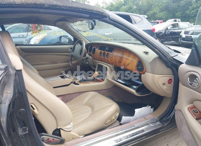 Photo 5 of 1999 Jaguar Xk8 (VIN SAJGX2042XC040972)