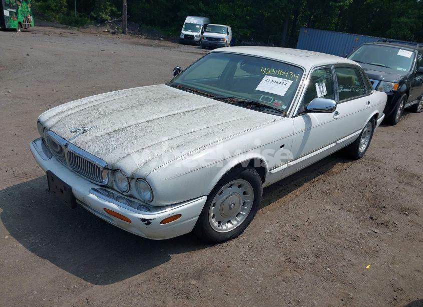Photo 2 of 1999 Jaguar Xj8 VANDEN PLAS (VIN SAJKD6045XC875524)