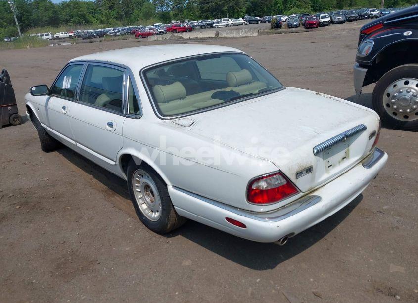 Photo 3 of 1999 Jaguar Xj8 VANDEN PLAS (VIN SAJKD6045XC875524)