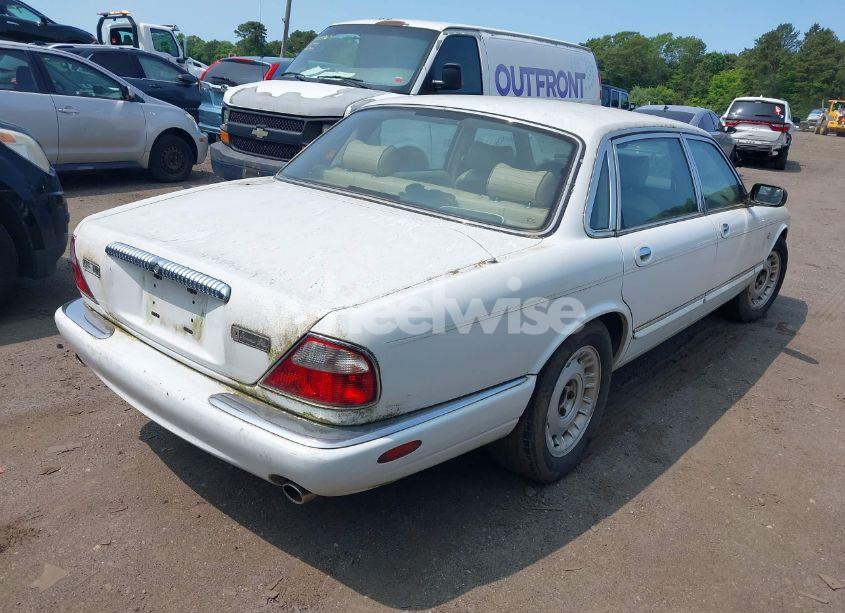 Photo 4 of 1999 Jaguar Xj8 VANDEN PLAS (VIN SAJKD6045XC875524)
