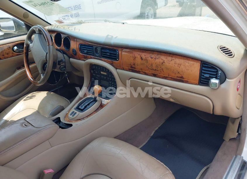 Photo 5 of 1999 Jaguar Xj8 VANDEN PLAS (VIN SAJKD6045XC875524)